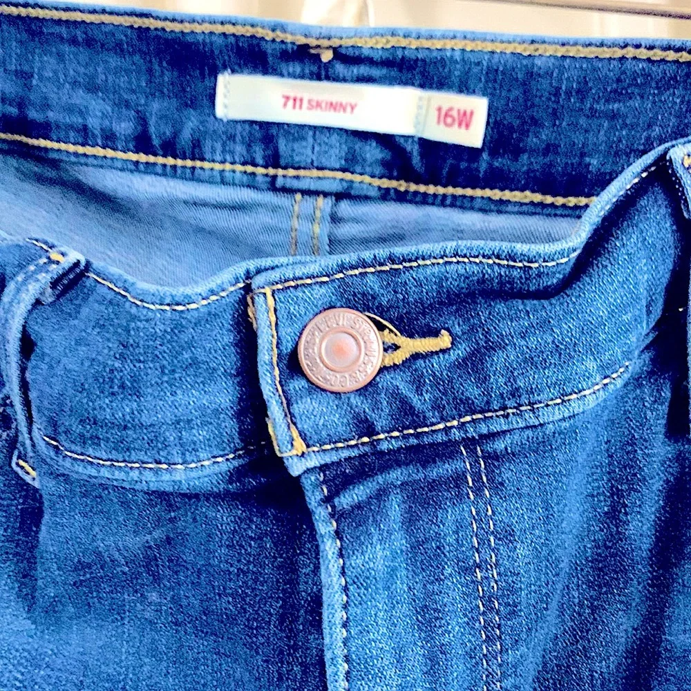 🎉HP🎉🆕»—Levi’s®sculpt—»711 Skinny MidRise Ultimate Look-Amazing Jeans SOLD OUT - Picture 10 of 16